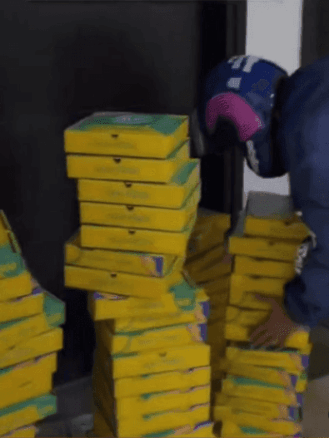 Girl sent 100 pizzas to boyfriend