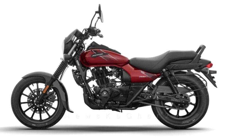 Bajaj Avenger 220 Street