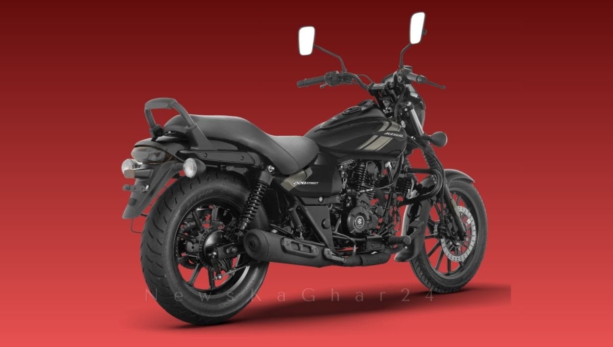 Bajaj Avenger 220 Street