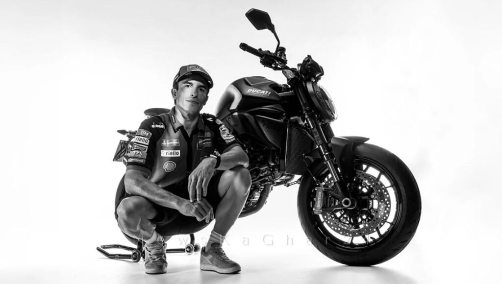 Ducati Monster Dark 2026